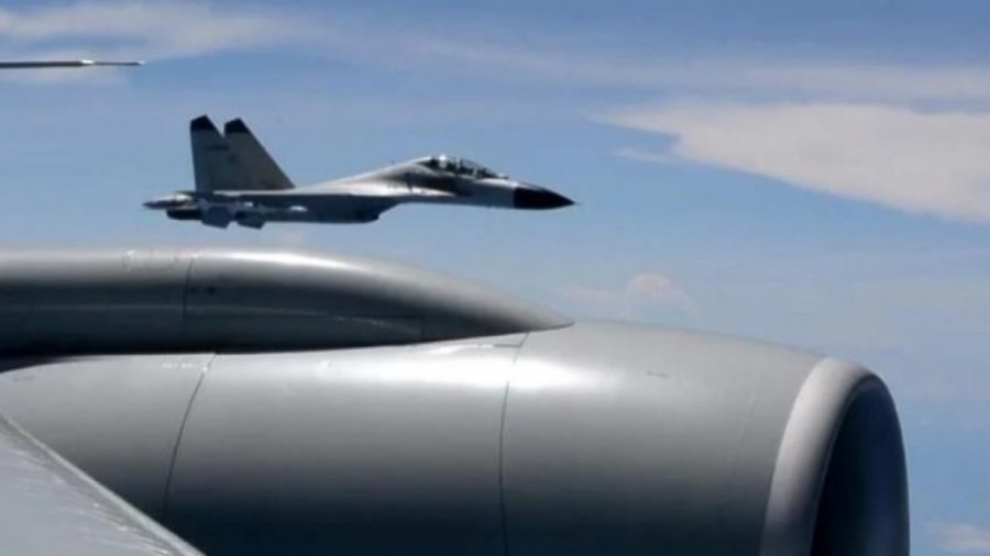 Pentagoni publikon pamjet e interceptimit të aeroplanëve kinezë, thonë se deri në gjashtë metra afrohen