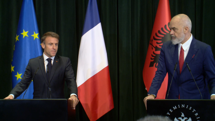 Ambasada e Francës në Kosovë sqaron: Macron nuk ka kërkuar pezullim të vizave