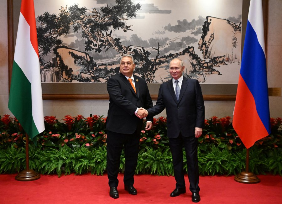 Putin shtrëngon duart me një lider evropian, për herë të parë pas 20 muaj luftë në Ukrainë