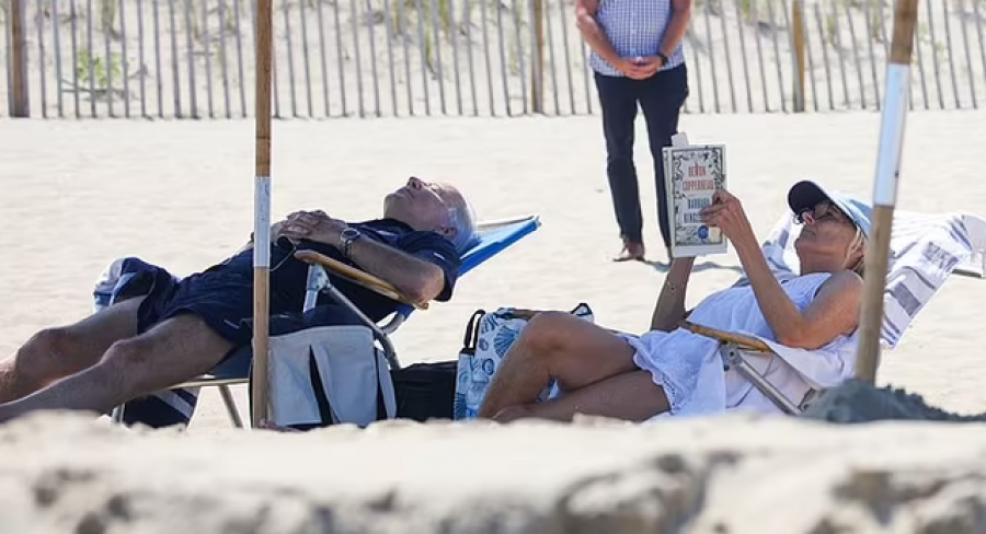 Biden shkon me pushim në plazh, në Izrael dhe Ukrainë bëhet luftë