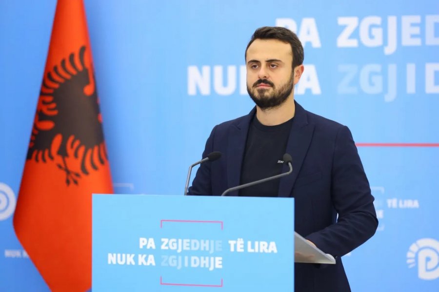 Xhaferri: Degradimi i Universitetit Tiranës, 190 mijë € për shkuma party dhe 10 mijë € kërkim shkencor!