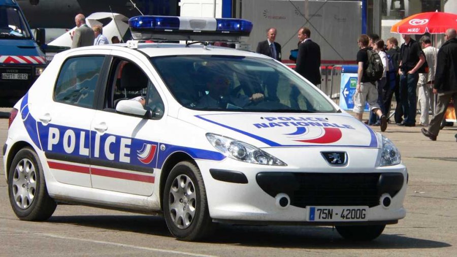 Kërcënimet me bombë në Francë, qeveria rrit masat e sigurisë në aeroporte dhe hekurudha