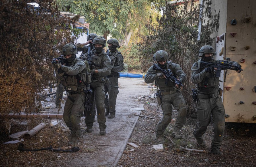 Forcat e Mbrojtjes së Izraelit thotë se ka nisur bastisjet përgjatë vijës së kontaktit me Gazën