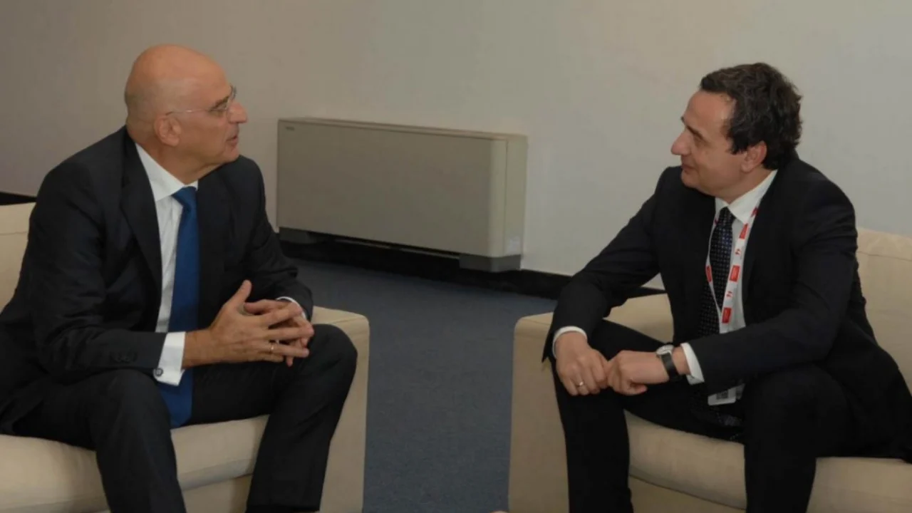 Kurti takon ministrin e Mbrojtjes së Greqisë: Diskutuam për sulmin terrorist në Banjskë, ku mbeti i vdekur polici Afrimk Bunjaku