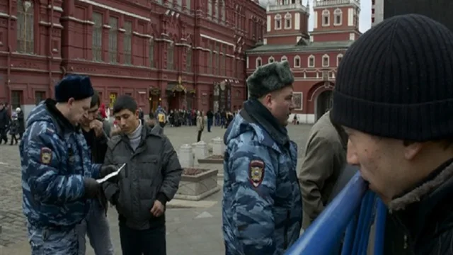 Rusia ‘detyron’ emigrantët e Azisë Qendrore t’i bashkohen ushtrisë në luftën kundër Ukrainës