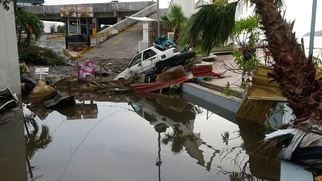 Uragani Otis vret të 27 persona në Meksikë, 4 persona të zhdukur deri më tani