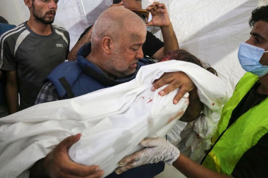 VIDEO/ Korrespodentit të Al Jazeera në Gaza i vritet e gjithë familja nga një sulm ajror izraelit
