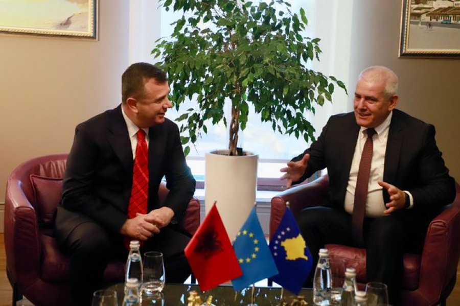 Ministri i Brendshëm i Kosovës viziton Shqipërinë