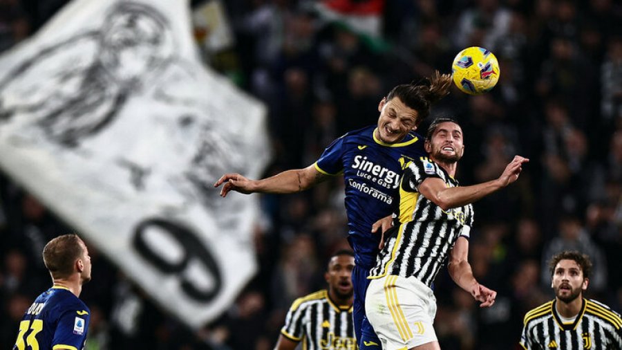 VAR nuk e ndal Juventusin, bardhezinjtë mposhtin Veronën në 'frymën e fundit'