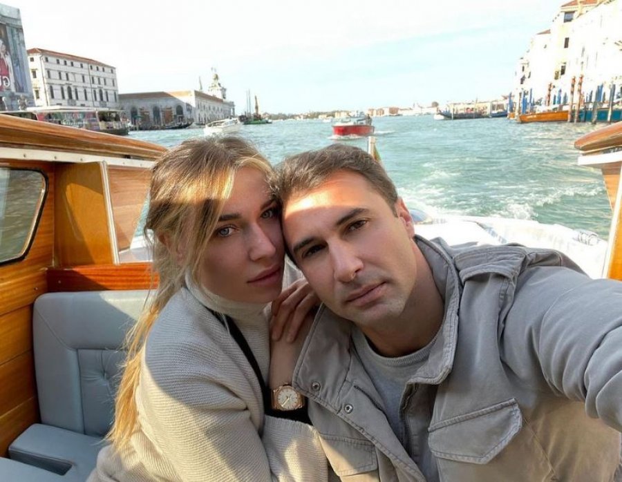 Lorik Cana rrëfen marrëdhënien me bashkëshorten italiane: Ka qenë tmerrësisht xheloze, e sëmurë