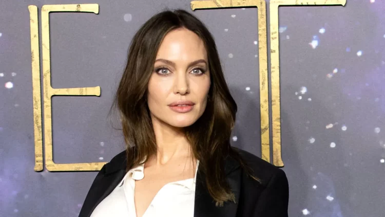 Angelina Jolie po humbet ndjekës pas reagimit të saj për luftën
