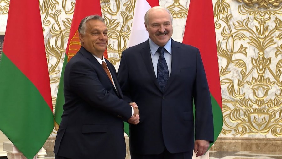 Lukashenko i kërkon Orbanit të Hungarisë që ta vizitojë, synon dialog me BE në mes izolimit 