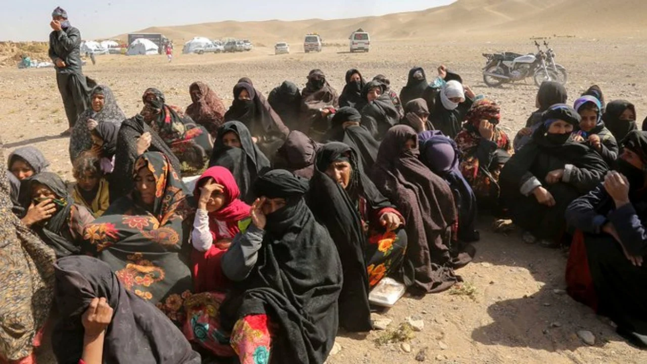 Preferuan të varroseshin të gjalla sesa të dilnin nga shtëpia pa hixhab, tërmeti o mori jetën grave afgane