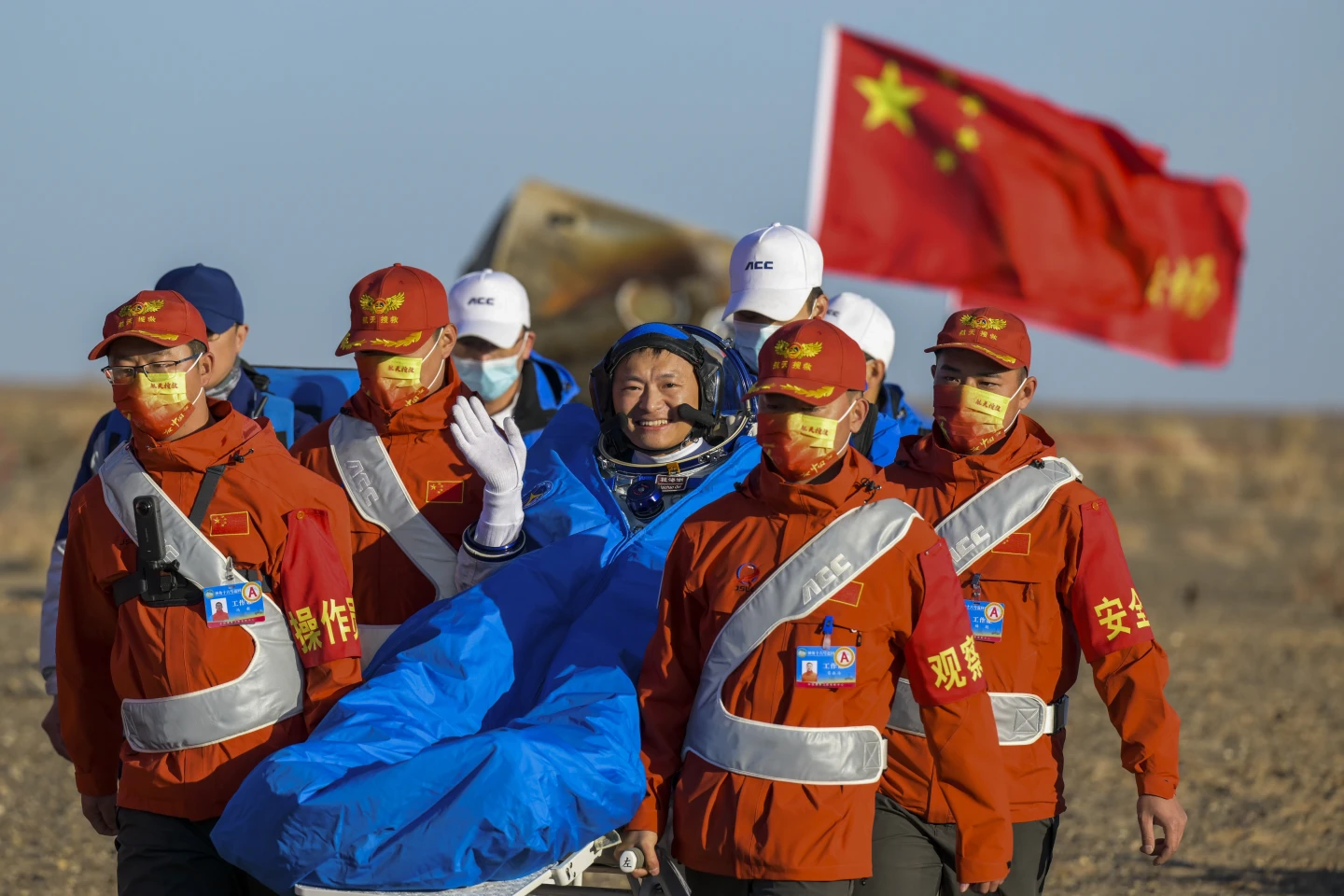3 astronautë kthehen në Tokë pas 6 muajsh qëndrimi në stacionin hapësinor të Kinës