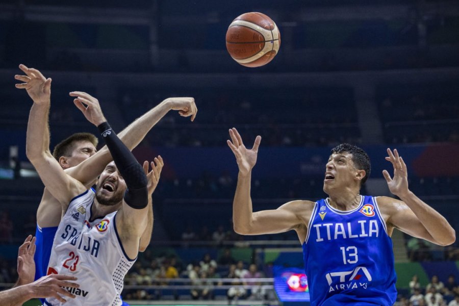 Basketboll/ Fitore spektakolare për Italinë në Kupën e Botës, serbët ndalen pas 3 fitoreve radhazi