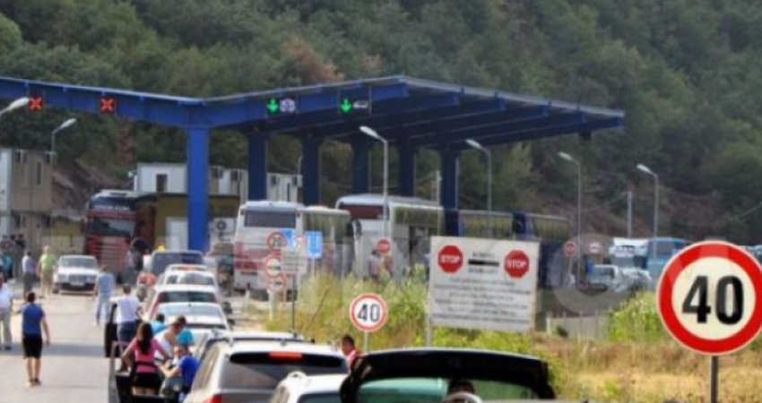 Pritje deri në 40 minuta te Dheu i Bardhë për të dalë nga Kosova