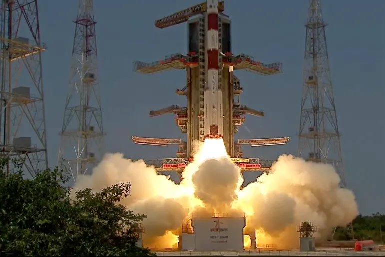 VIDEO/ India lëshon raketë për të vëzhguar diellin disa ditë pas uljes historike në Hënë