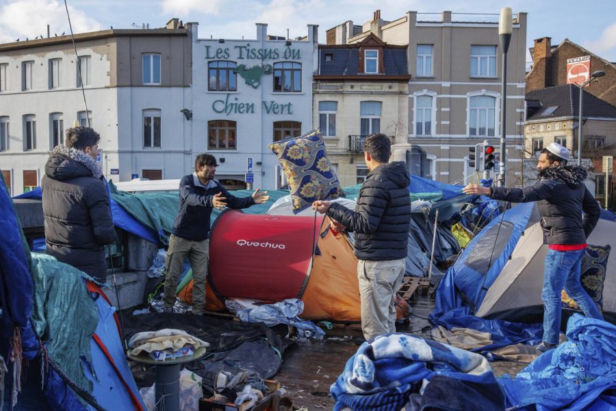 Strehëzat e azilit të Belgjikës s'do të pranojnë më meshkuj beqarë, do t'u hapin vend familjeve