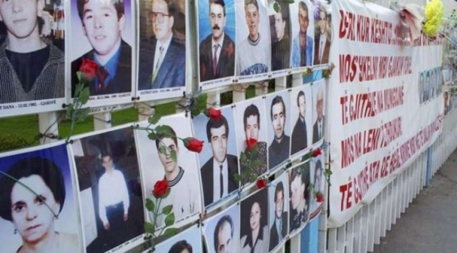 Komisioni qeveritar i Kosovës i shkruan Borellit: Serbia të hapë arkivat për të zhdukurit në luftë
