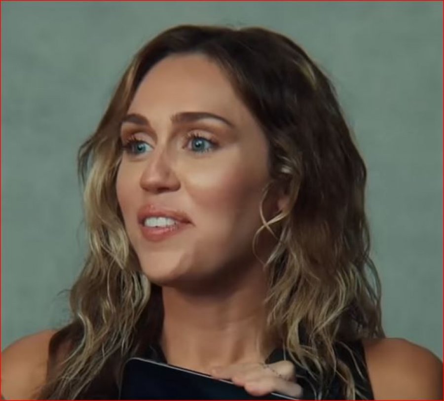 Miley Cyrus flet hapur për biseksualitetin e saj: Gjatë gjithë jetës, nuk e kuptova gjininë time