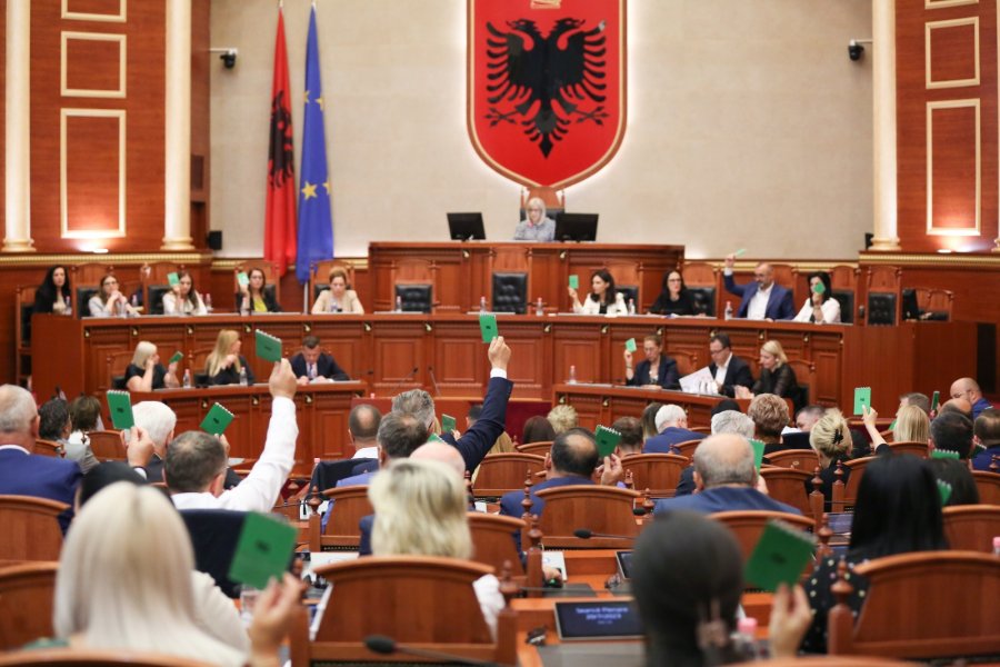 Parlamenti nis sot sesionin e pestë të legjislaturës X të tij