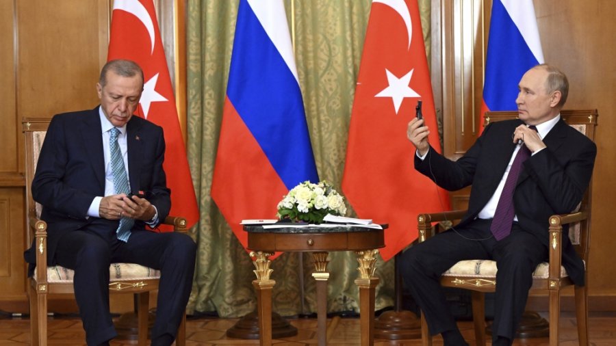 Erdogan nuk ia del dot të bindë Putinin: Nuk ka marrëveshje