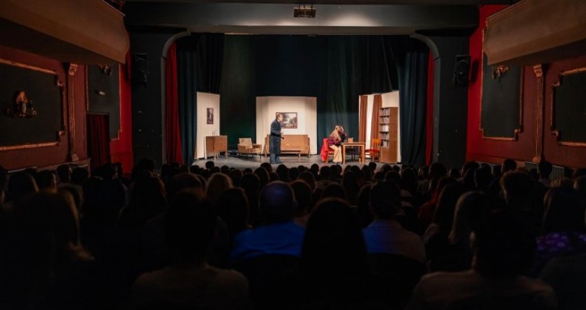 'Udhëtimi i gjatë drejt natës' fiton në Festivalin e Teatrove në Ferizaj