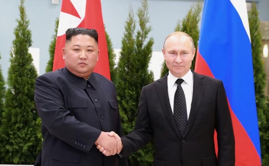 VOA/ Kim Jong Un mund të takohet me Vladimir Putinin në Rusi këtë muaj
