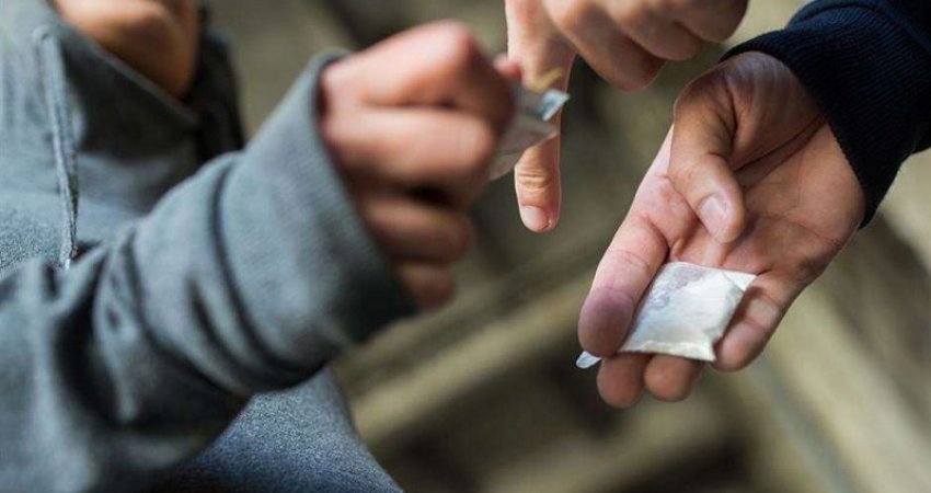 Shtohen narkomanët/ Shqetësuese rritja e numrit të grave dhe të miturve që marrin drogë në Kosovë