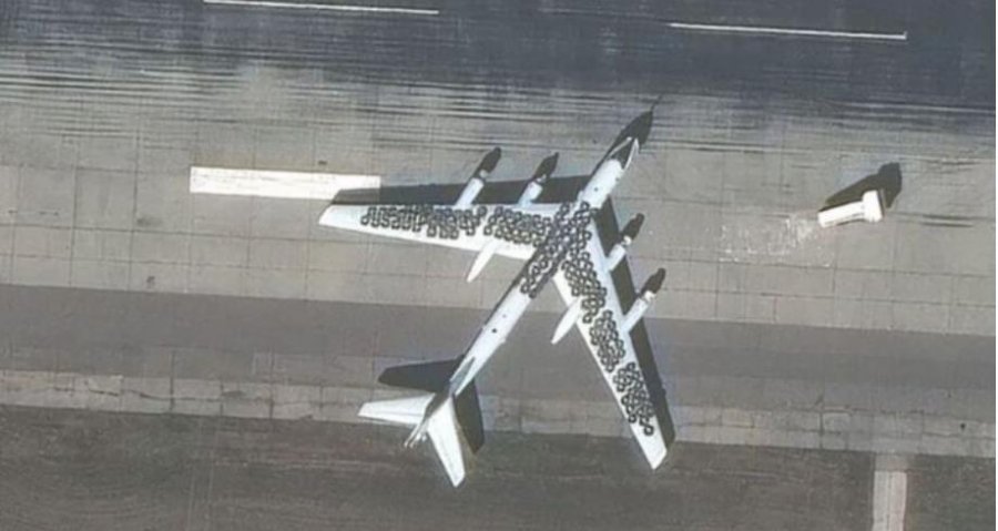 Pse Rusia i ‘maskon’ avionët e saj luftarakë me goma makinash?