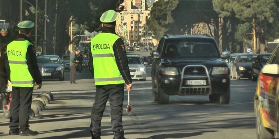 Nisja e vitit të ri shkollor, nga ora 07:00 deri në 09:00 ndalohet qarkullimi i furgonëve të mallrave në Tiranë