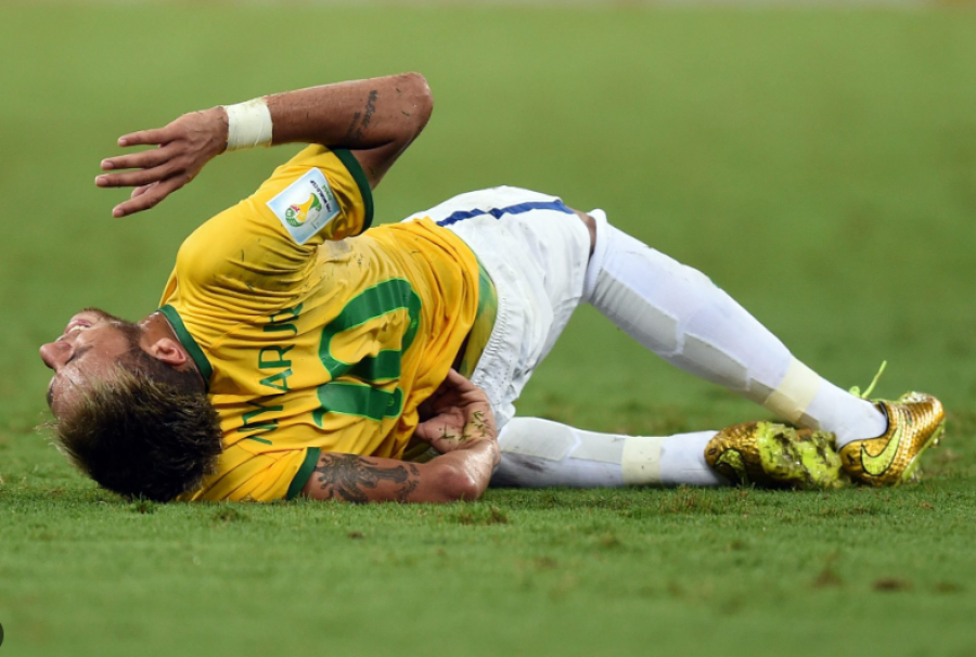 Neymarin e ndjek ‘mallkimi’, dëmton krahun në grumbullimin me Brazilin