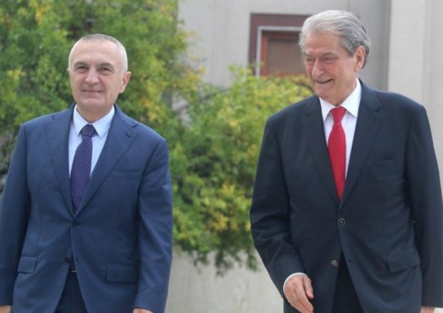 Kreu i PL, Ilir Meta, takim me kryetarin e PD Sali Berisha në selinë blu