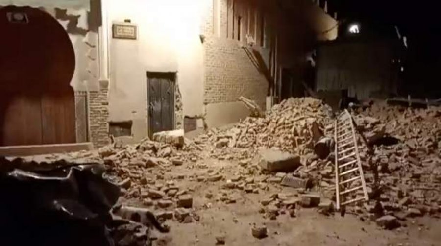 VIDEO/ Një tërmet i fuqishëm në Marok vret qindra njerëz dhe rrënon ndërtesat