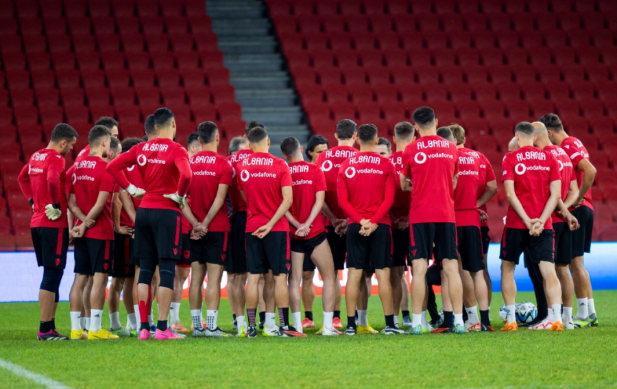 VIDEO/ Kuqezinjtë kryejnë stërvitjen e fundit për ndeshjen me Poloninë, të gjithë gati
