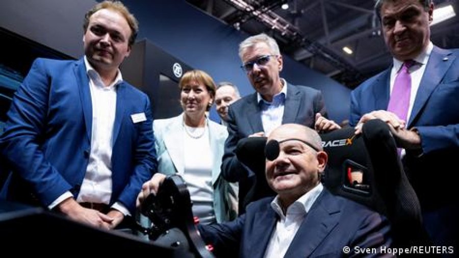 DW: Gjermania do t'u bashkohet liderëve në automobilët elektrikë 