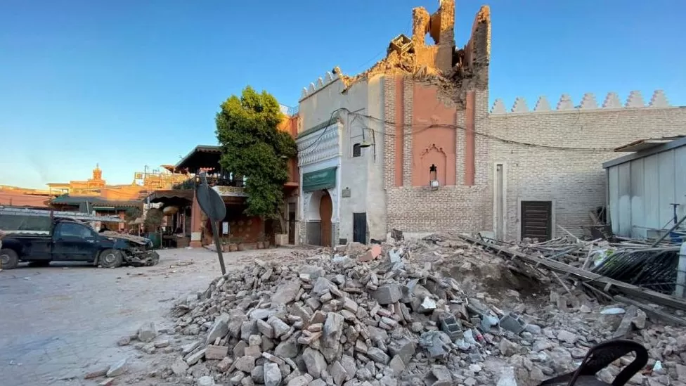 Tërmeti në Marok: Numri i viktimave kapërcen mbi 2,000, ende ka njerëz nën rrënoja