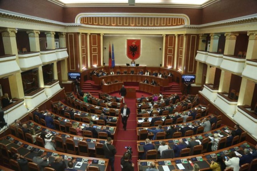 Kuvendi voton sot ‘Qeverinë e re’/ Pas miratimit të dekreteve, ministrat e rinj do betohen te Presidenti
