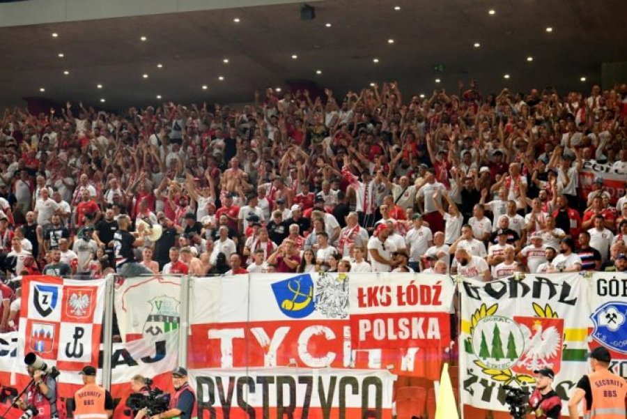 Pothuajse inekzisten në fushë, tifozët polakë të tërbuar me Levandovskin pas humbjes ndaj Shqipërisë