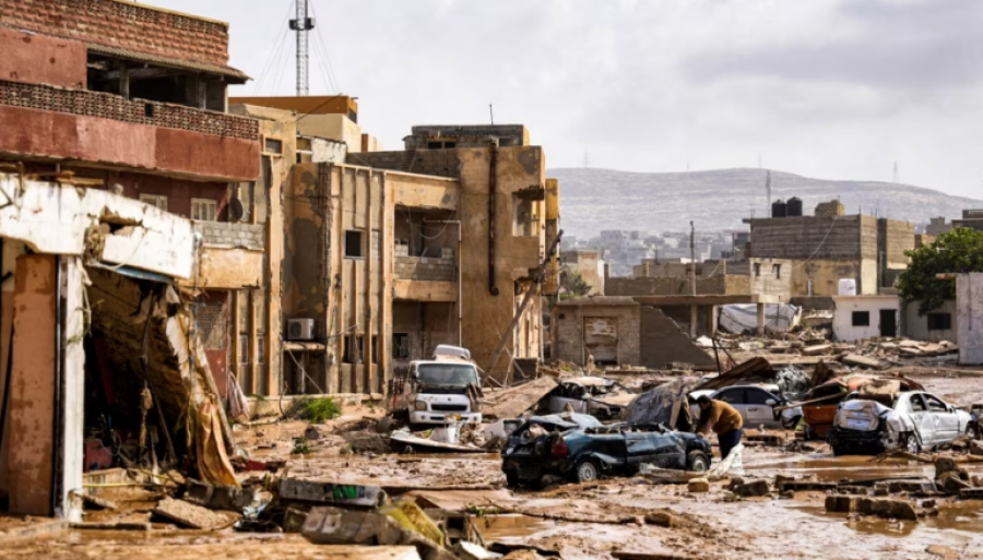 Përmbytje shkatërruese, mijëra persona dyshohet se kanë vdekur nga stuhia në Libi