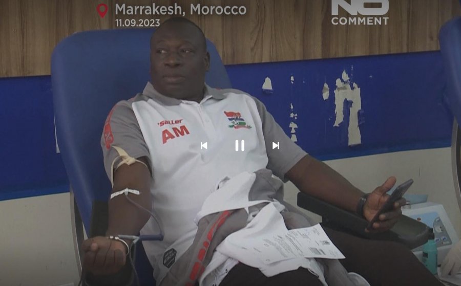 Kombëtarja e futbollit të Gambisë dhuron gjak për viktimat e tërmetit të Marokut