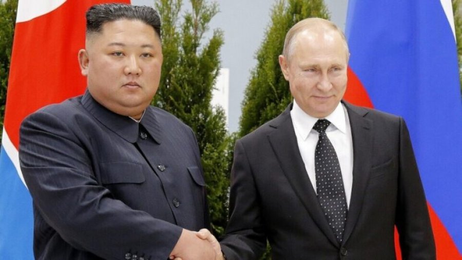 Mediat amerikane: Koreja e Veriut ka nisur t’i dërgojë armë Rusisë