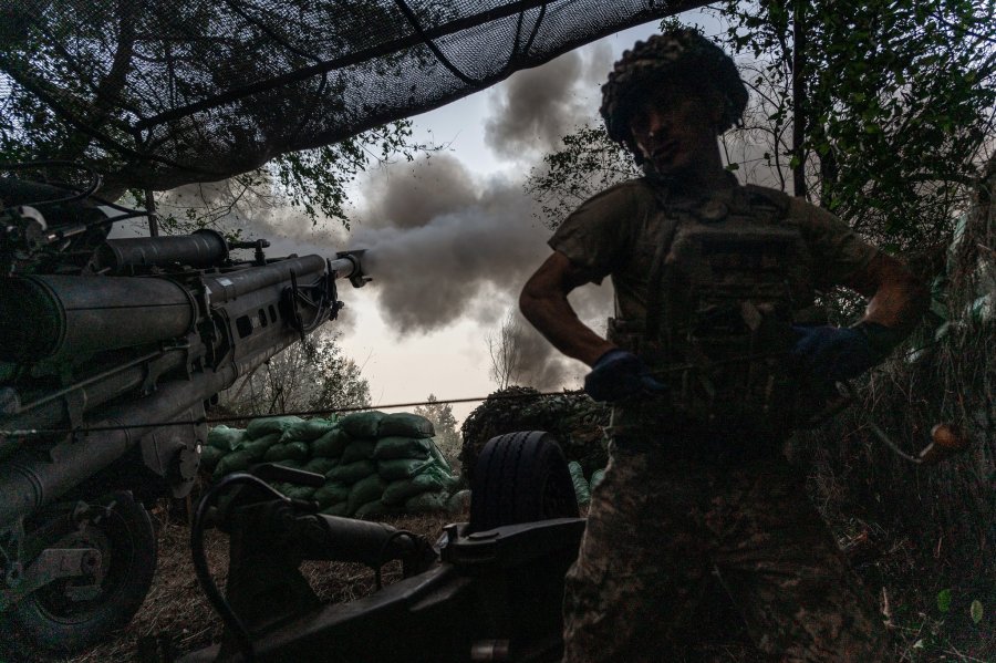 Ushtria ukrainase 10 km larg Bakhmutit, urdhërohen evakuime në jug, stërvitje me avionë luftarakë