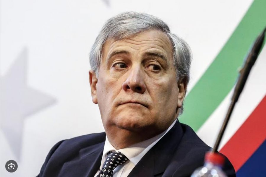 Tajani: Italia ka nevojë për ndërhyrjen e BE-së për të trajtuar fluksin e emigrantëve