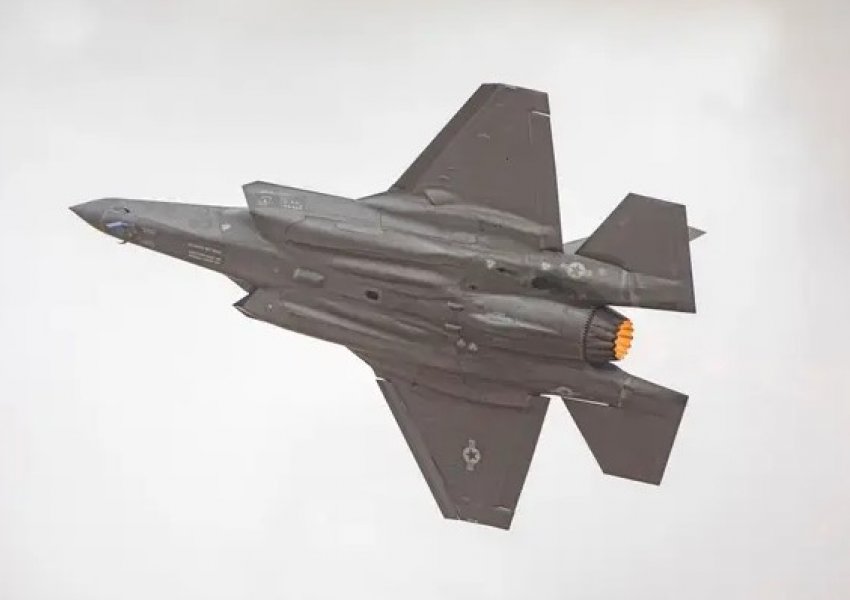Qeveria çeke miratoi blerjen e 24 avionëve luftarakë amerikanë F-35
