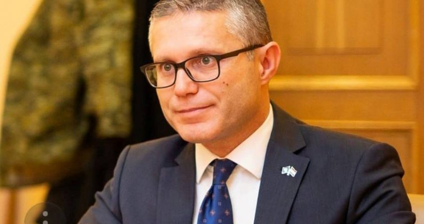 Ish-inspektori i AKI-së: KFOR-i kundër Qeverisë, fitore spektakolare e Serbisë
