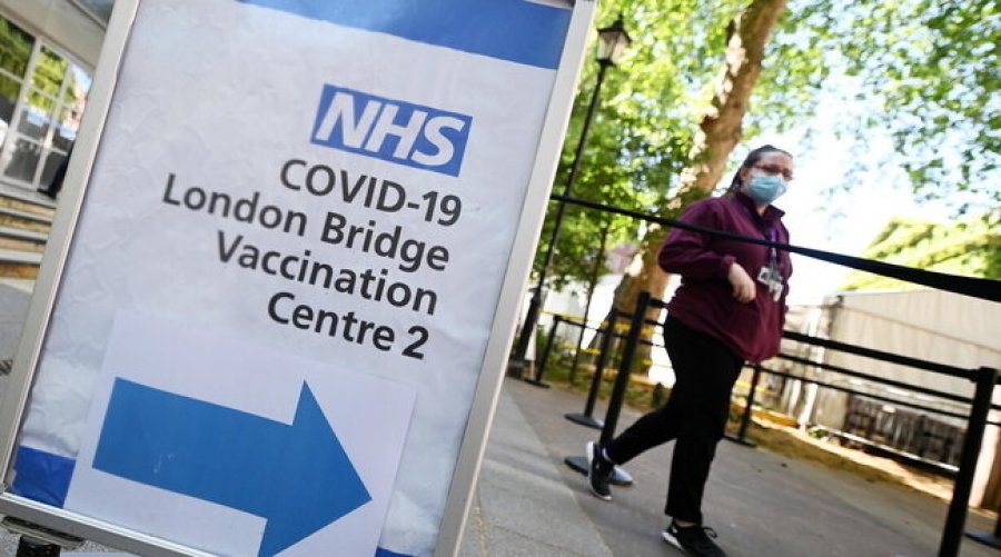 Çfarë po ndodh në Britaninë e Madhe? Rifillojnë vaksinimet për COVID-19