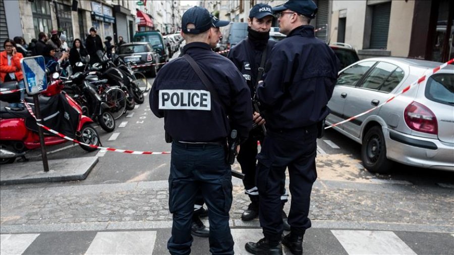 Francë/ Babai akuzohet për vrasjen e djalit të tij, kishte futur trupin në frigorifer
