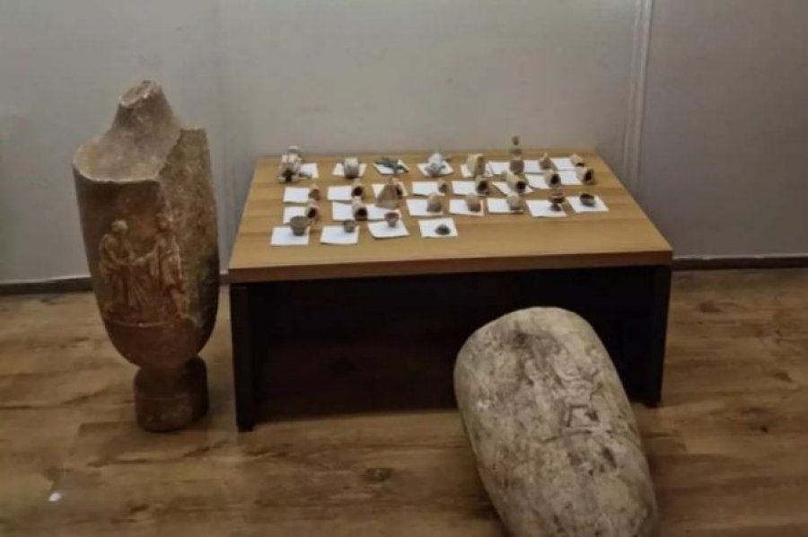 Trafik objektesh antike me vlerë miliona euro, policia greke në kërkim të shqiptarit ‘Xhoni’