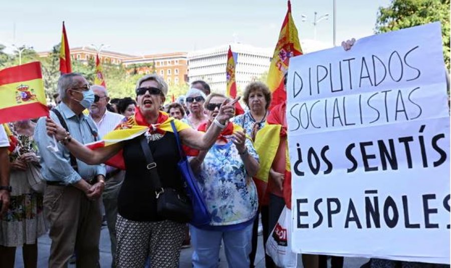 Spanjë/ Sanchez drejt një koalicioni me ish udhëheqësin katalanas? Priten protesta në Madrid